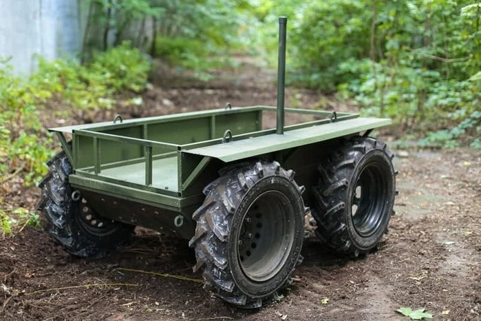 Das K-2-Regiment zeigte, wie Bodenroboter verwundete Soldaten evakuieren
