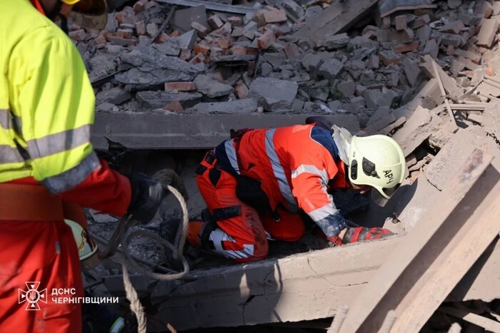 In Chernihiv, rescuers have freed a body from the rubble