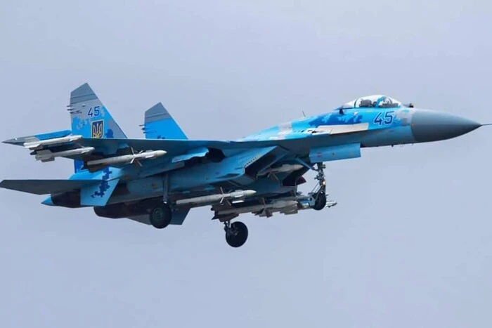 Су-27 зазнає аварії. Пілот врятувався