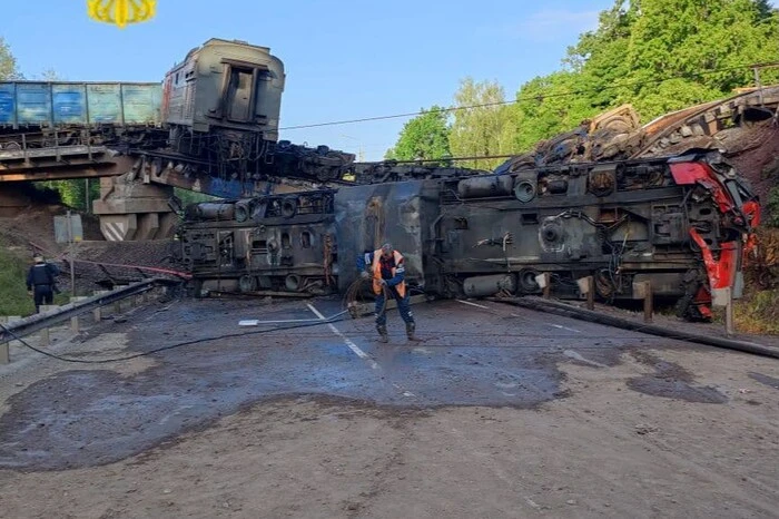 Обвал мостів на Брянщині і Курщині: росіяни заявили про підриви