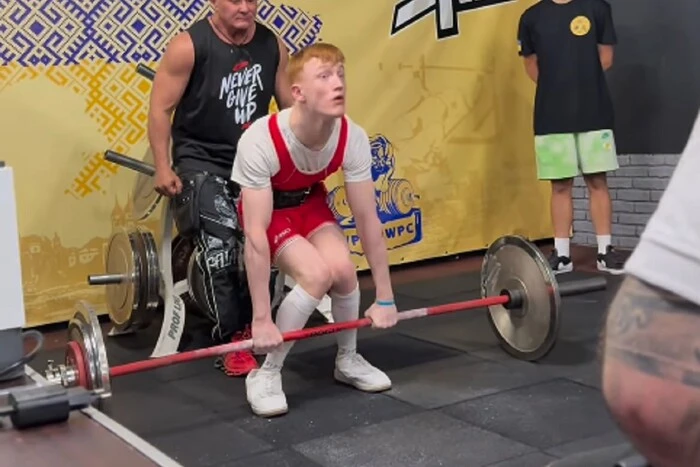 Ukraiński sportowiec z porażeniem mózgowym podniósł 100-kilogramowy ciężar (wideo)