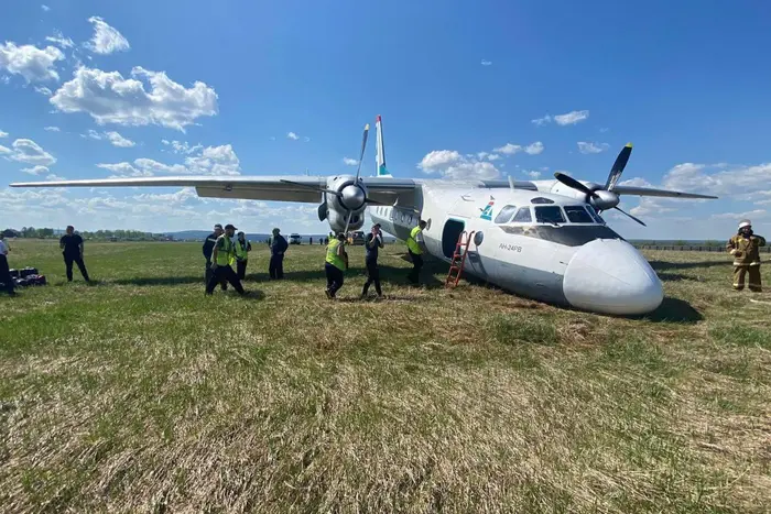 An-24 hat eine harte Landung in der Region Irkutsk gemacht (Fotos, Videos)