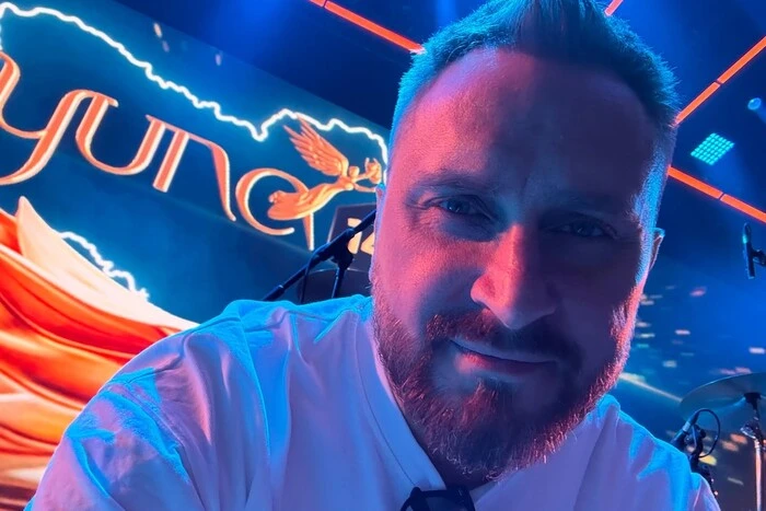 Bekannter ukrainischer Musiker hat nach skandalösem Scheidungsverfahren eine neue Romanze begonnen
