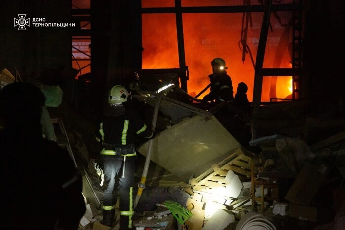 Rocket attack on the Ternopil region: Photos and videos of the aftermath have surfaced