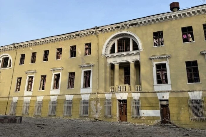 Зруйнований палац Потьомкіна в Дніпрі