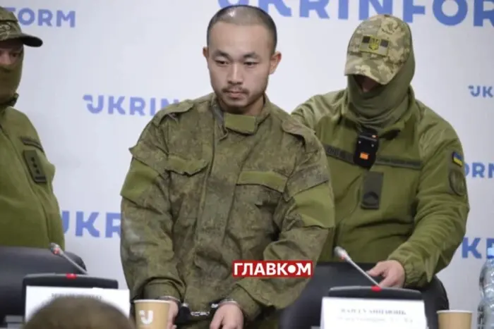 Солдати Китаю прибувають в Україну