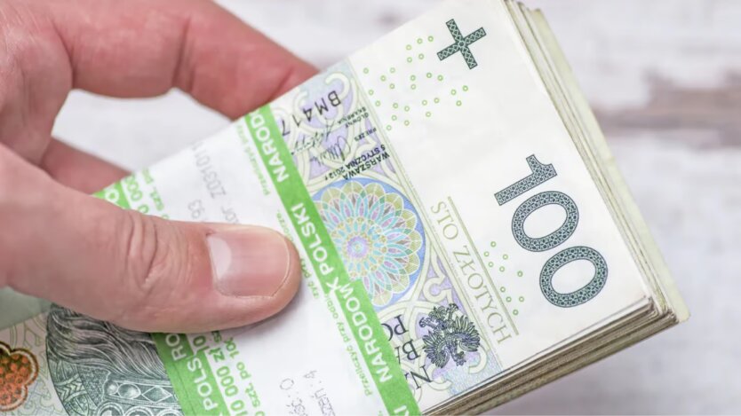 Українці у Польщі отримають гранти до 200 тисяч гривень: кому і як виплатять допомогу від Червоного Хреста