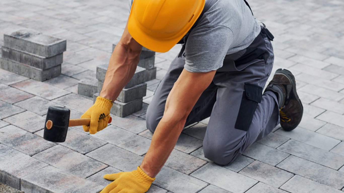Okres próbny i wynagrodzenie - jakie są wymagania w 2025 roku