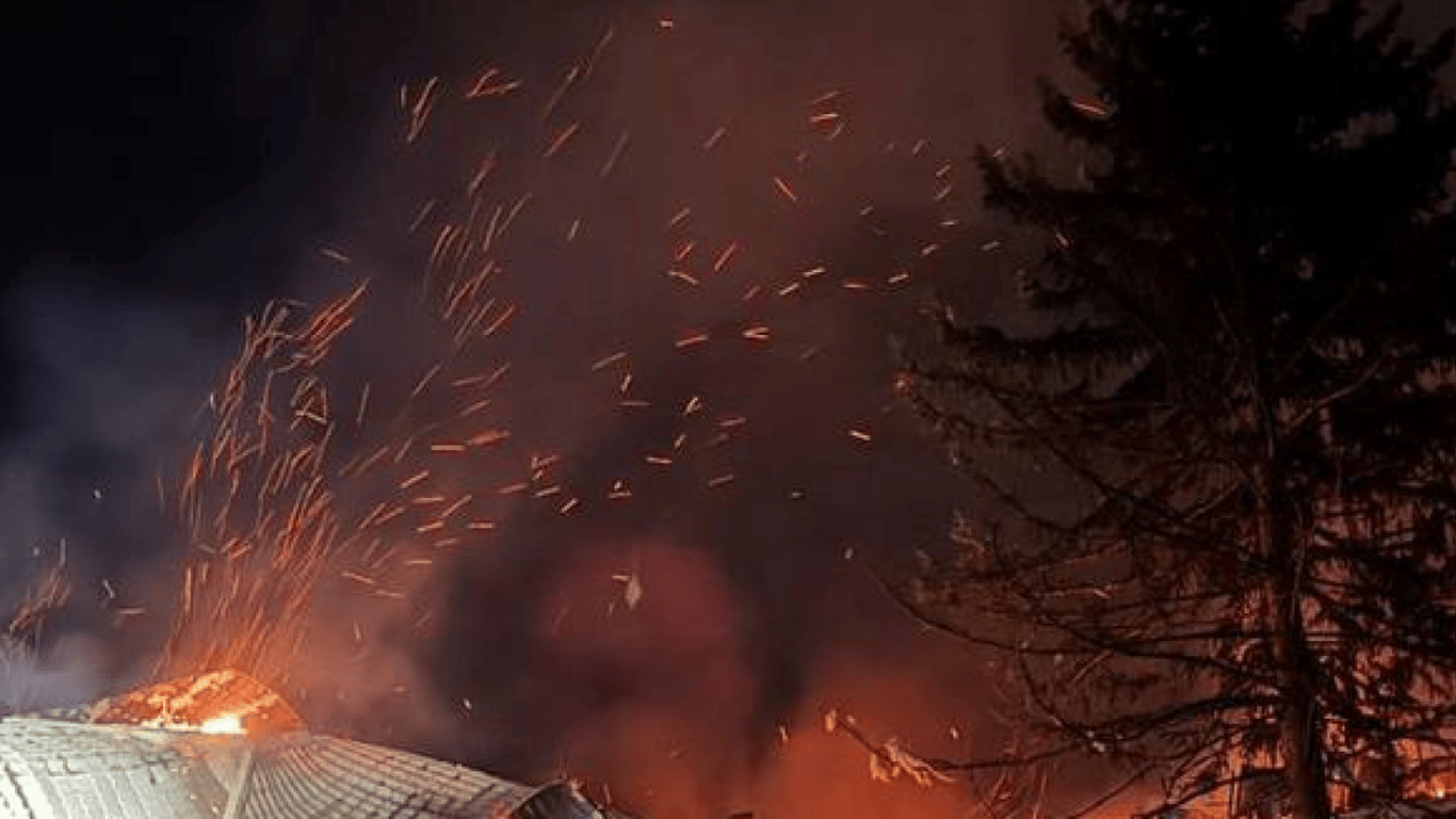 In Dnipropetrowsk erschallten mächtige Explosionen — was bekannt ist