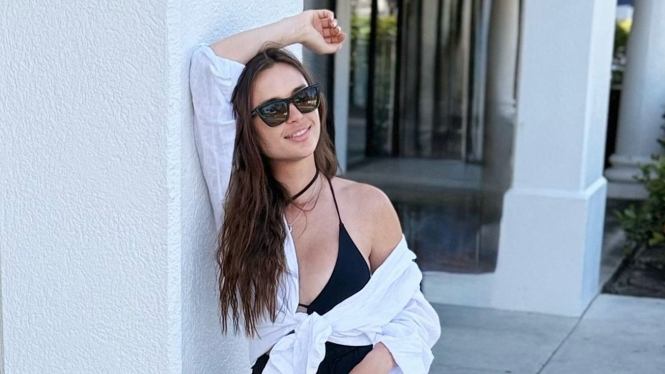 Kryvtsev's Wife Showed Herself in a Swimsuit - Photo